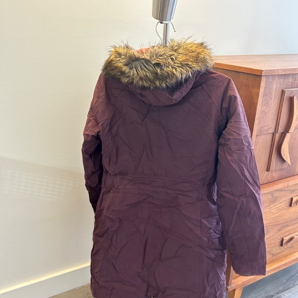 The North Face Arctic Parka Woman Brown/Burgundy - Picture 4 of 8